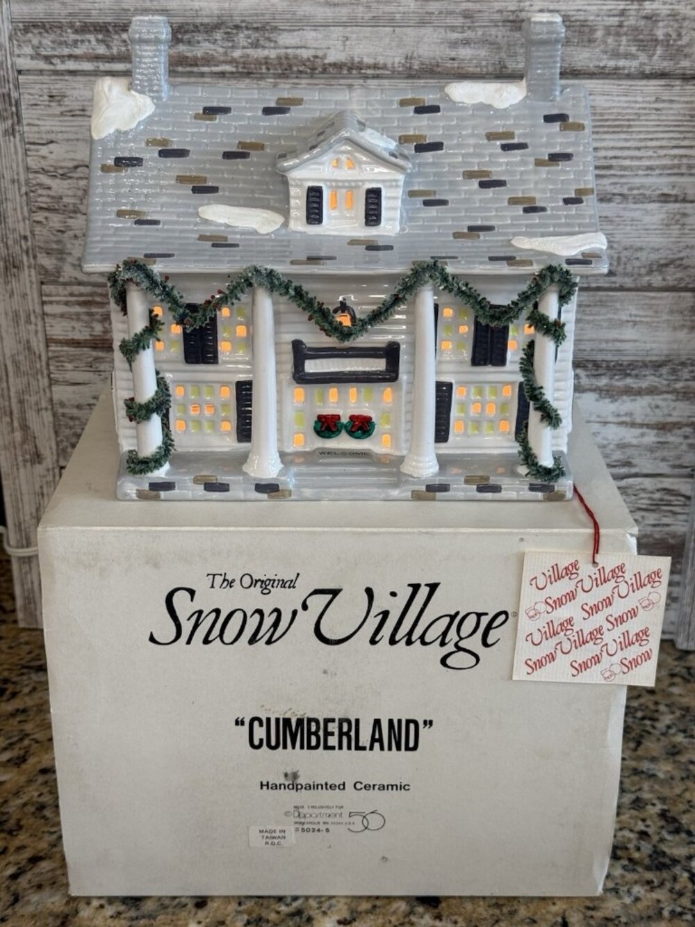 Dept 56 Original Snow Village 1987 “Cumberland House" Lighted #5024-5